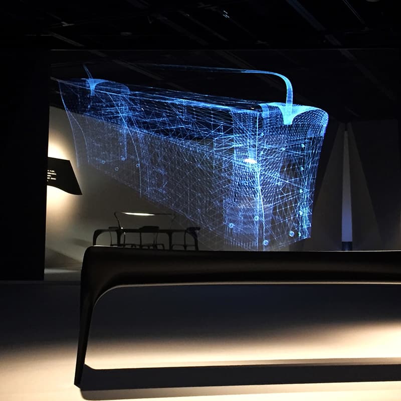 CARBONE LUMIÈRES(カーボン リュミエール)|AXIS GALLERY|CARBONE LUMIÈRES(カーボン リュミエール/ 炭素の光) 空間演出映像を制作しました。|インスタレーション|MMM映像空間の映像制作実績